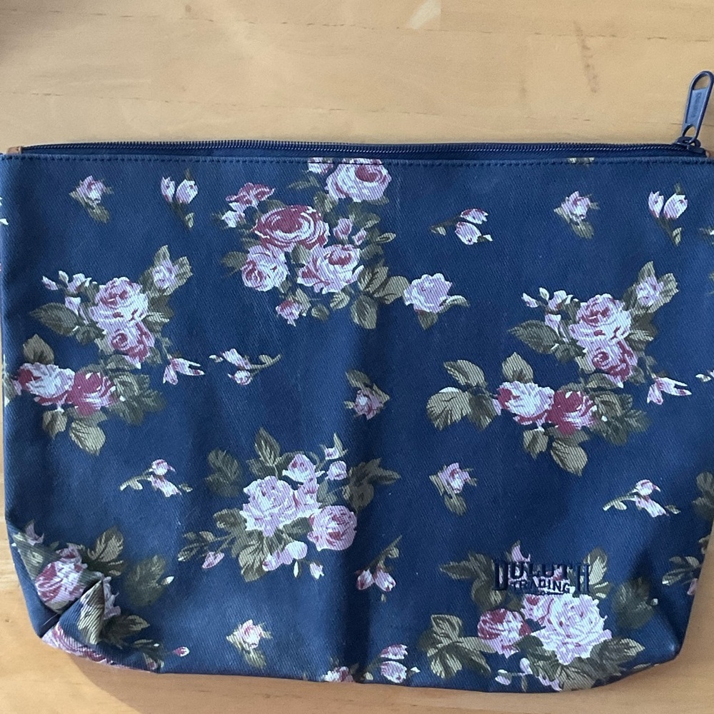 Duluth Trading Co Floral Navy Cosmetic/tablet bag